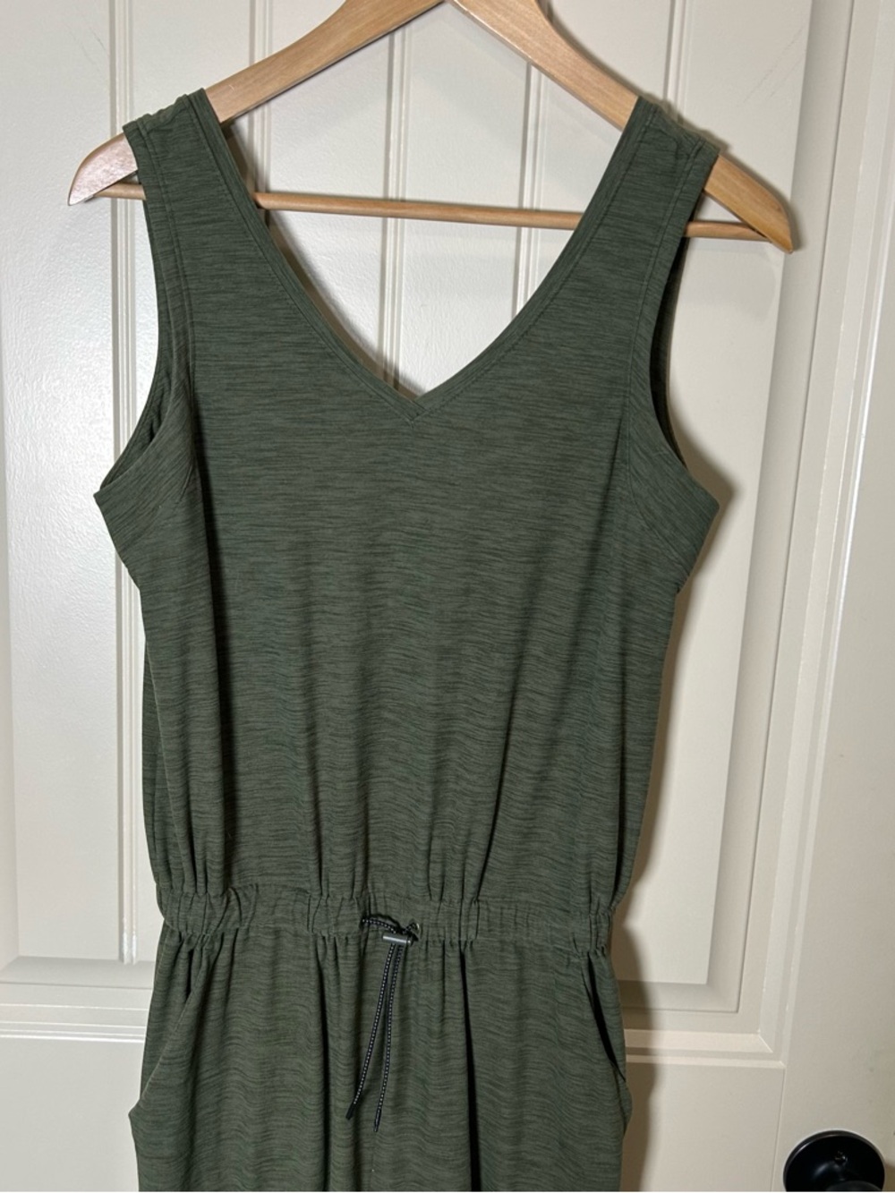 Old Navy Active Women’s Breath On Jumpsuit OliveGreen Sleeveless Wide Leg Small - Picture 3 of 12